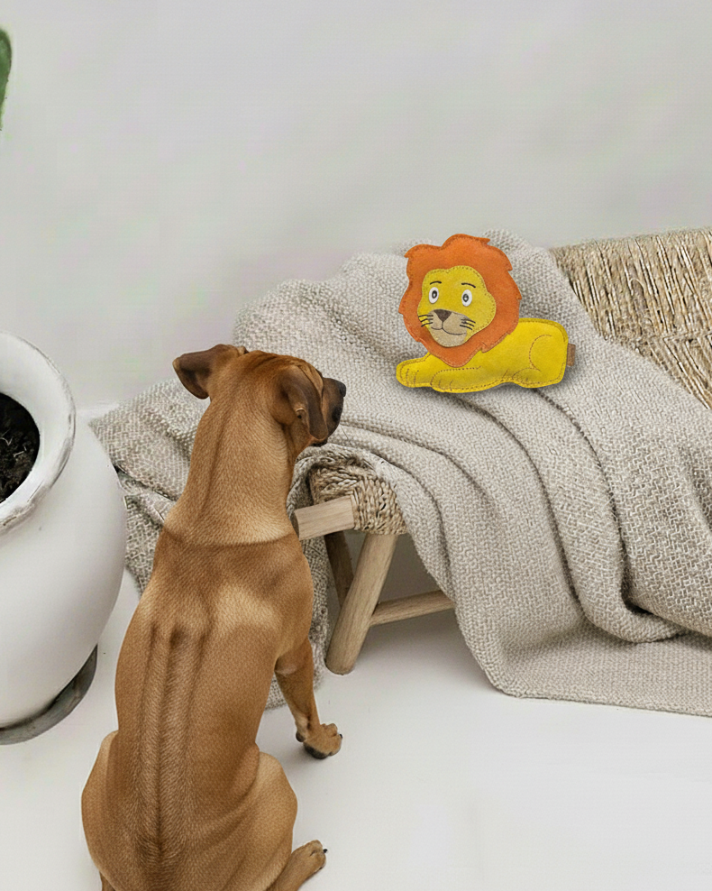 BUDDY. Hundelegetøj af læder "Løve"
