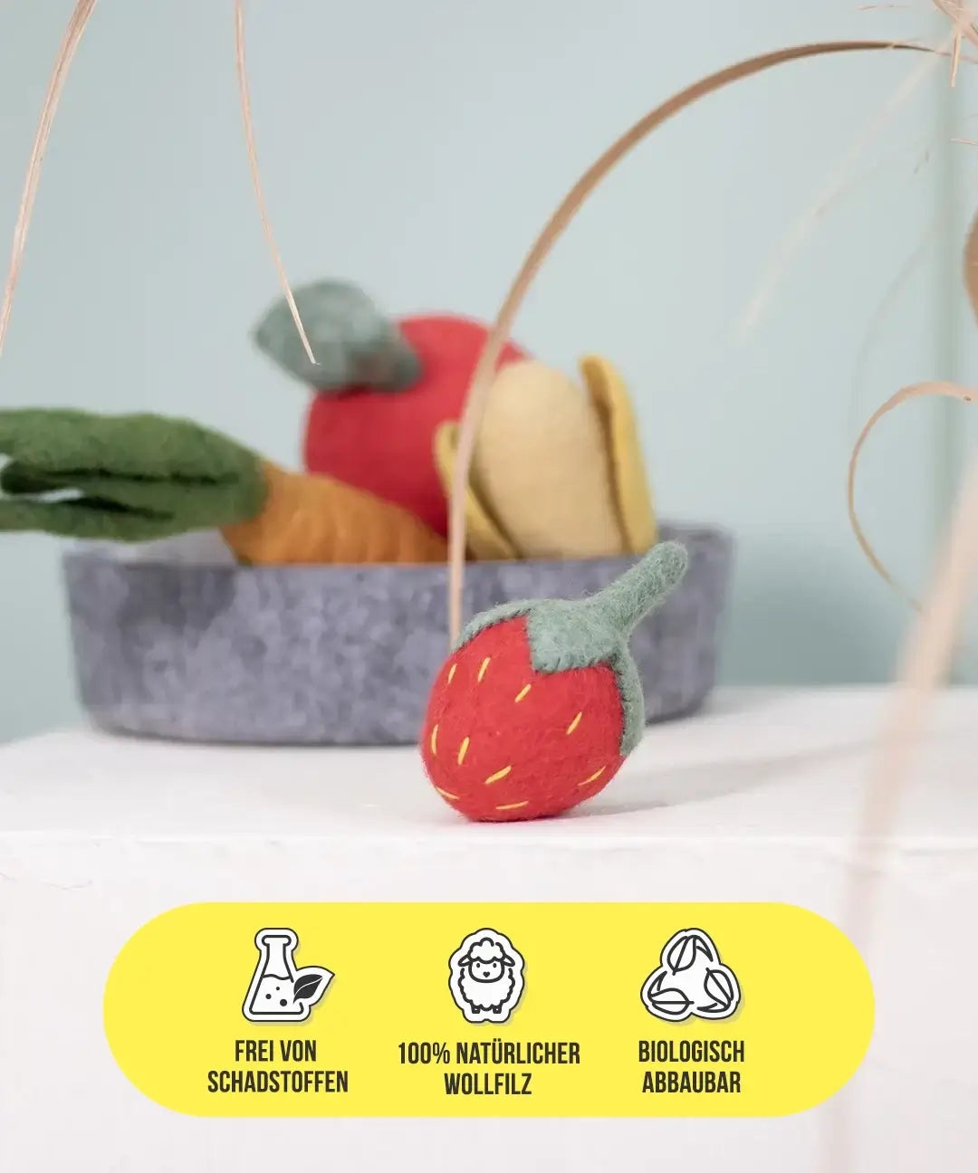 BUDDY. Hundelegetøj af uldfilt "Jordbær" 