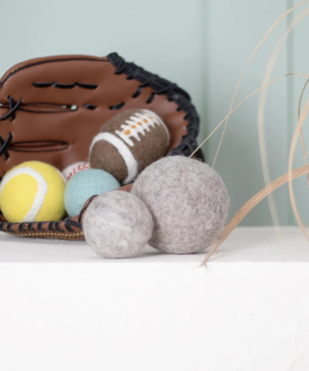 BUDDY. Hundelegetøj af uldfilt "Bold" 